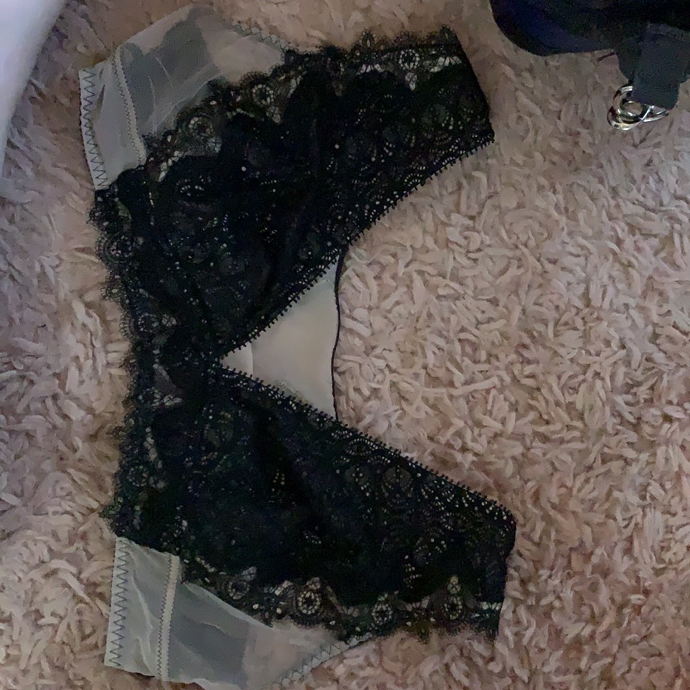 Victoria’s Secret Nude Mesh & Lace Bralette NWOT